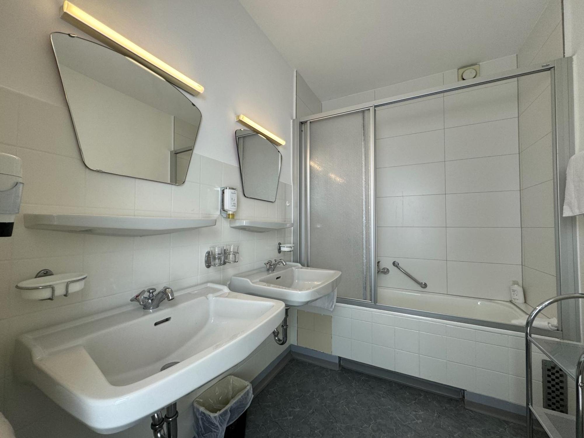 Aparthotel Schwarzwald Panorama Bad Wildbad Phòng bức ảnh