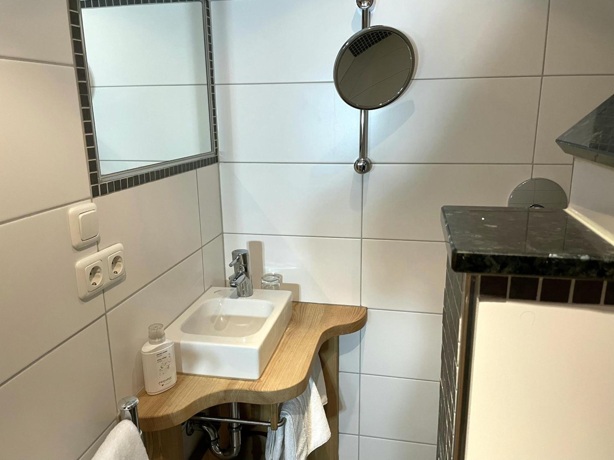 Aparthotel Schwarzwald Panorama Bad Wildbad Phòng bức ảnh